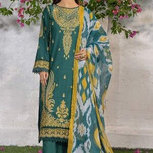 Elegant Green Embroidered 3 Peace Suit
